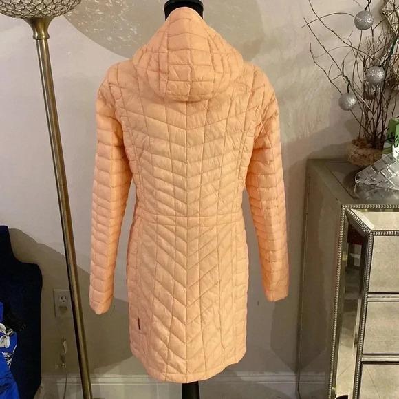 The north face puffer peach 🍑 coat size M - Picture 6 of 9